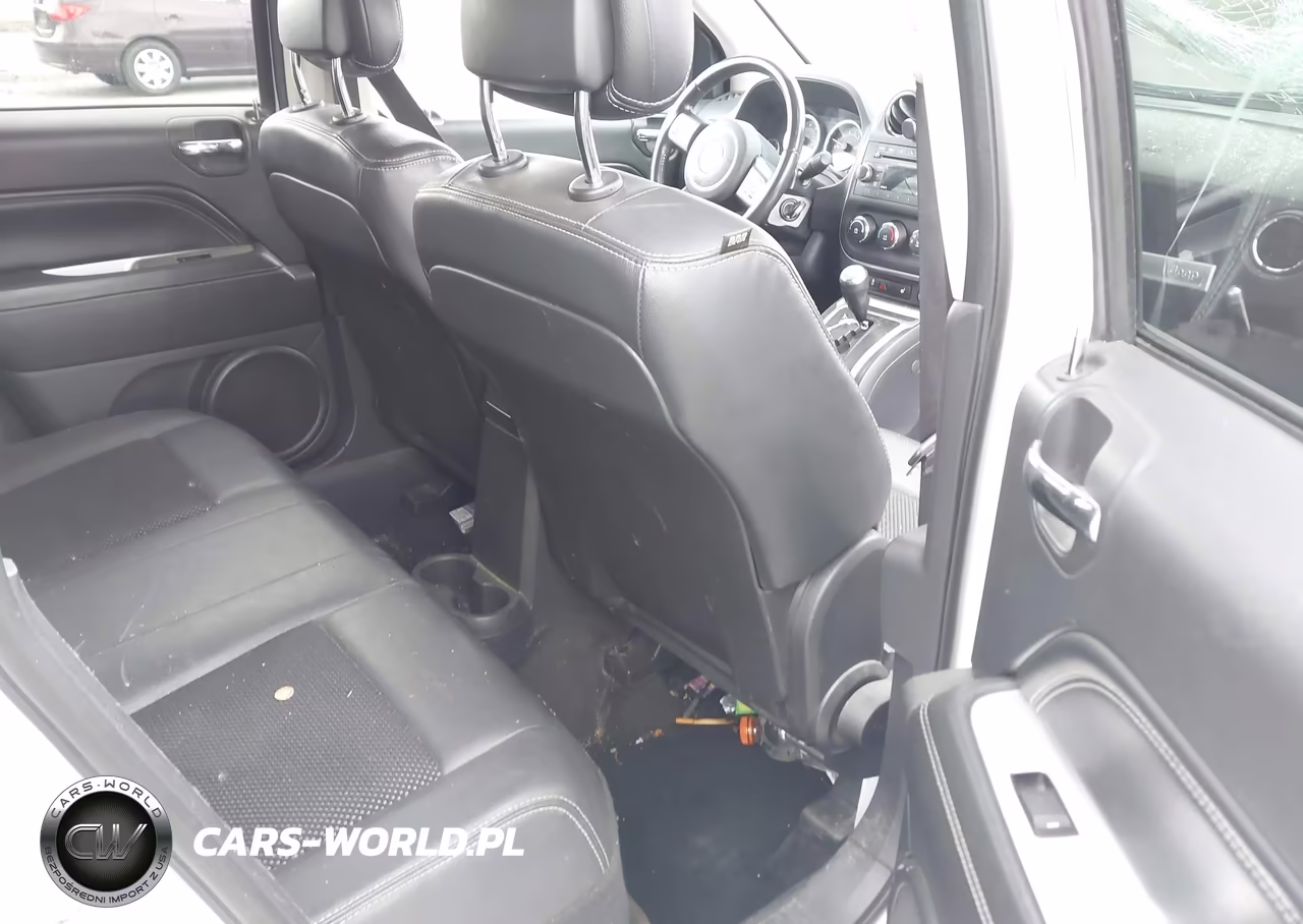 2014 Jeep Compass Latitude VIN:1C4NJDEB6ED847111 - 8