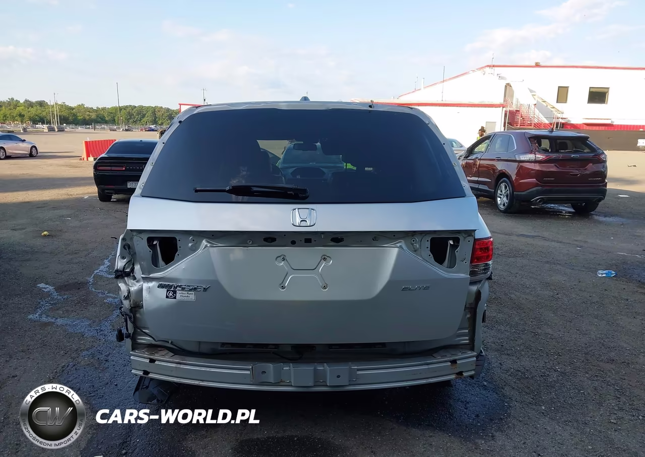 2015 Honda Odyssey Touring-Touring Elite VIN:5FNRL5H91FB094088 - 17