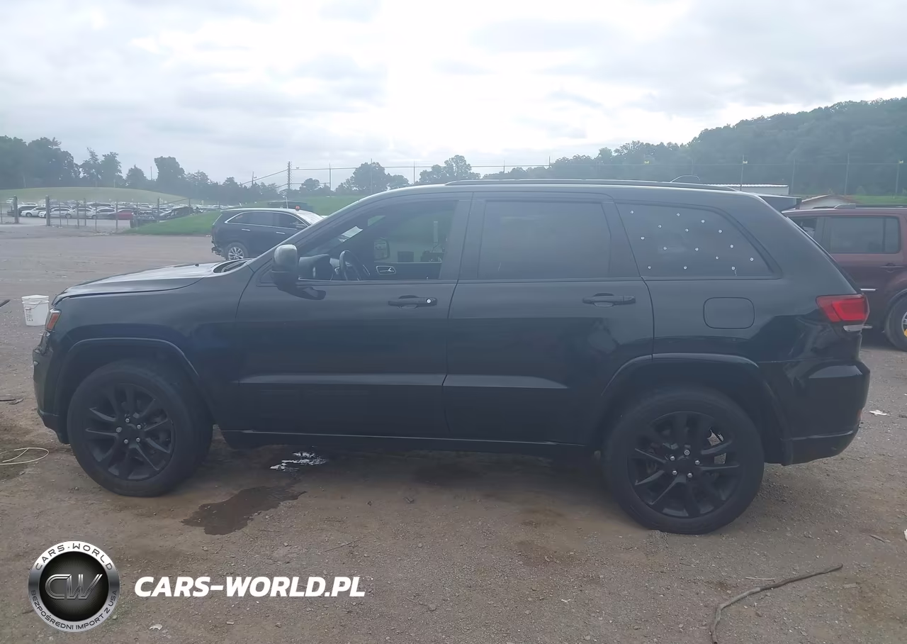 2018 Jeep Grand Cherokee Altitude 4X4 VIN:1C4RJFAG1JC264704 - 14