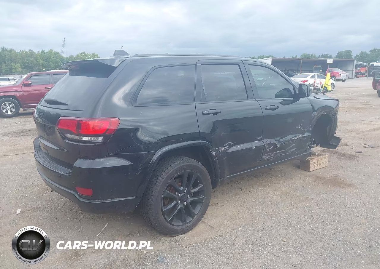 2018 Jeep Grand Cherokee Altitude 4X4 VIN:1C4RJFAG1JC264704 - 4
