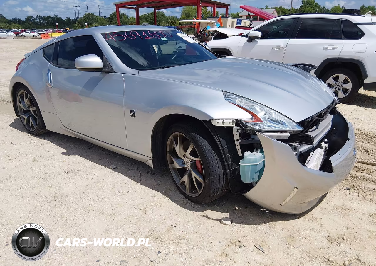 2017 Nissan 370Z Sport Tech – zdjęcie 1 z 16