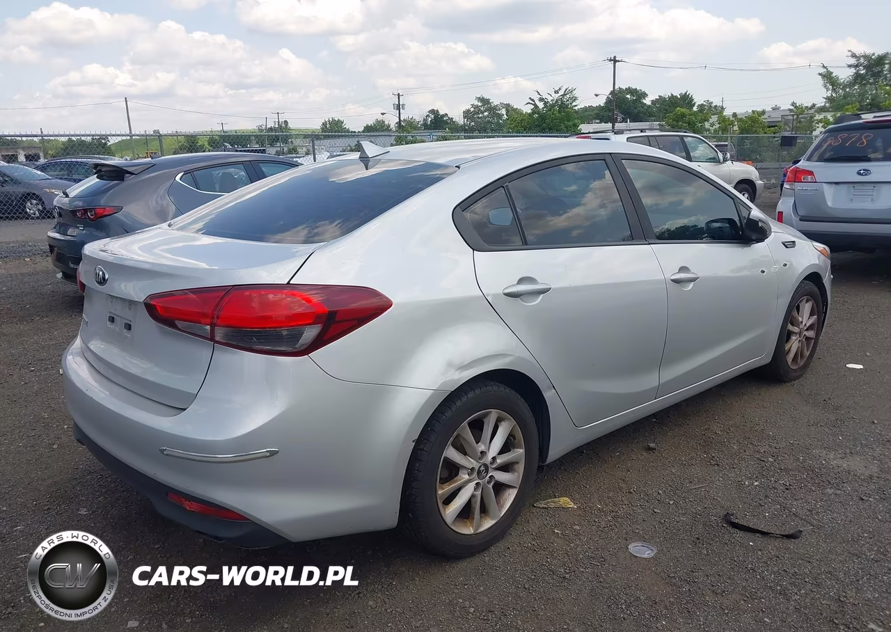2017 Kia Forte Lx VIN:3KPFL4A75HE131982 - 4
