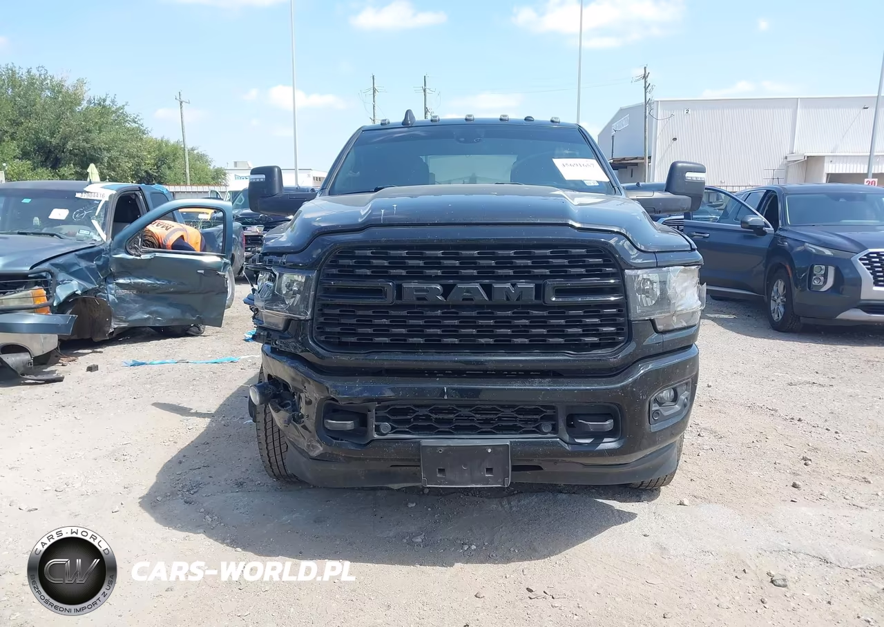 2023 Ram 3500 VIN:3C63RRHL5PG512808 - 13
