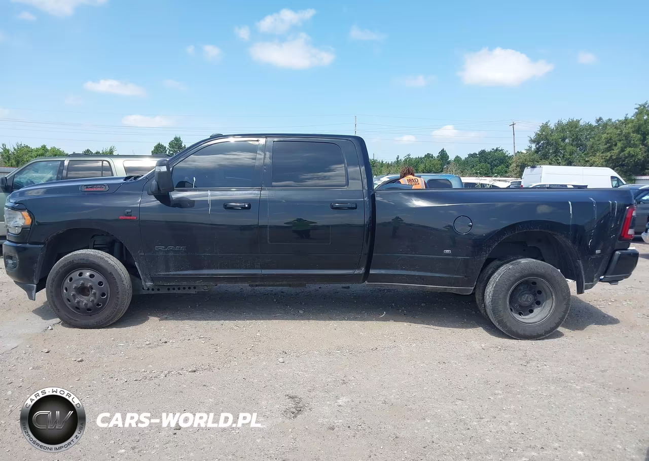 2023 Ram 3500 VIN:3C63RRHL5PG512808 - 15