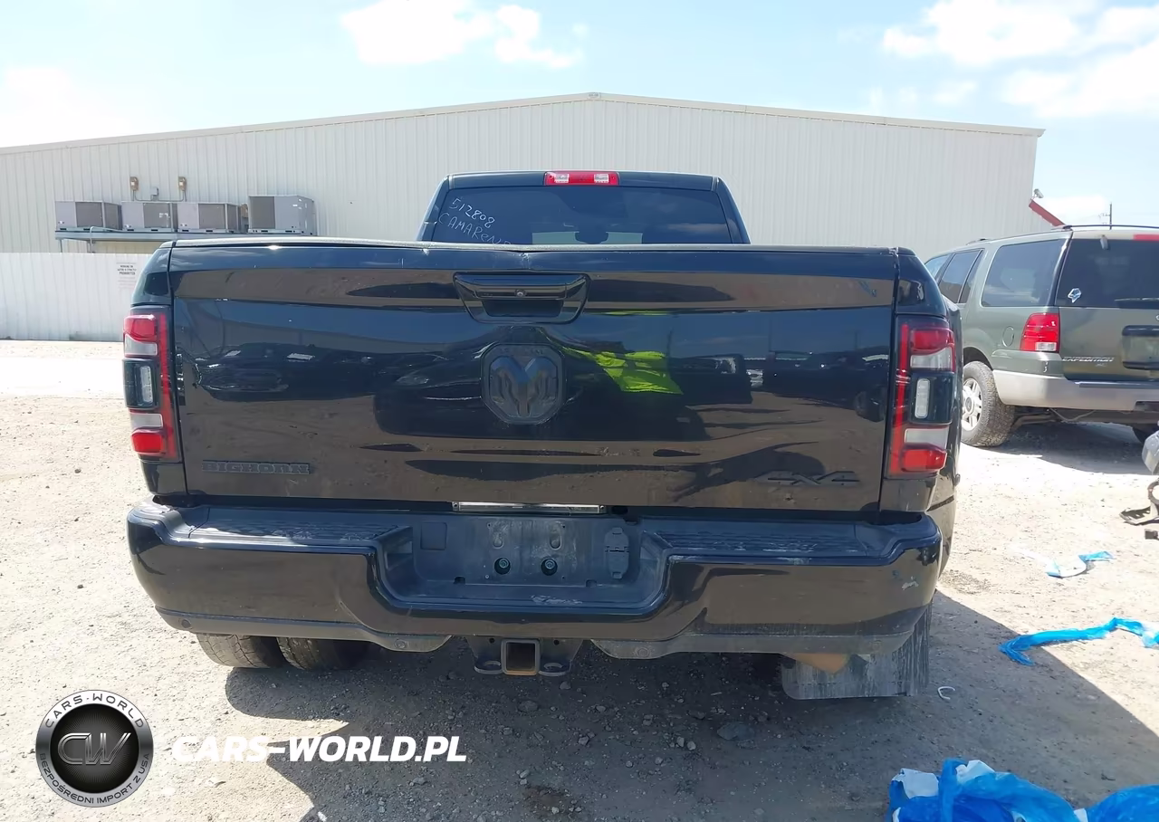 2023 Ram 3500 VIN:3C63RRHL5PG512808 - 17