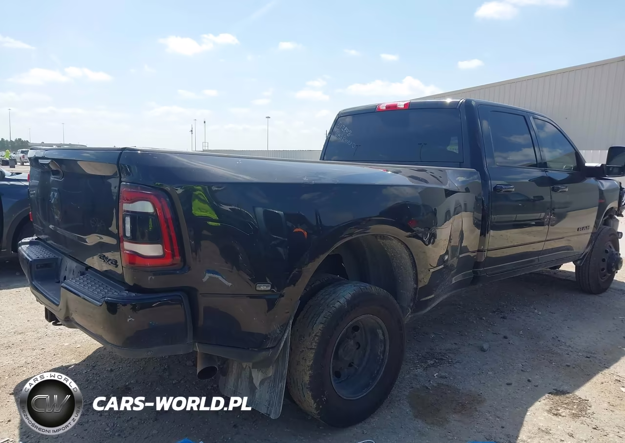 2023 Ram 3500 VIN:3C63RRHL5PG512808 - 4