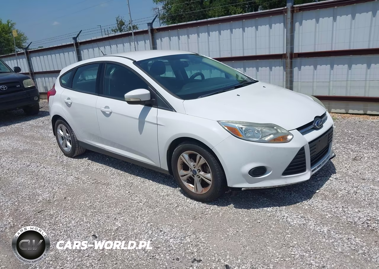 2014 Ford Focus Se VIN:1FADP3K23EL390665 - 1