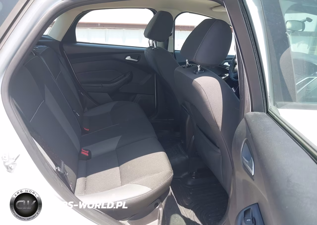 2014 Ford Focus Se VIN:1FADP3K23EL390665 - 8