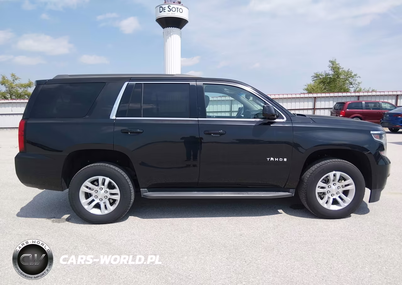 2017 Chevrolet Tahoe Ls VIN:1GNSKAECXHR310747 - 13