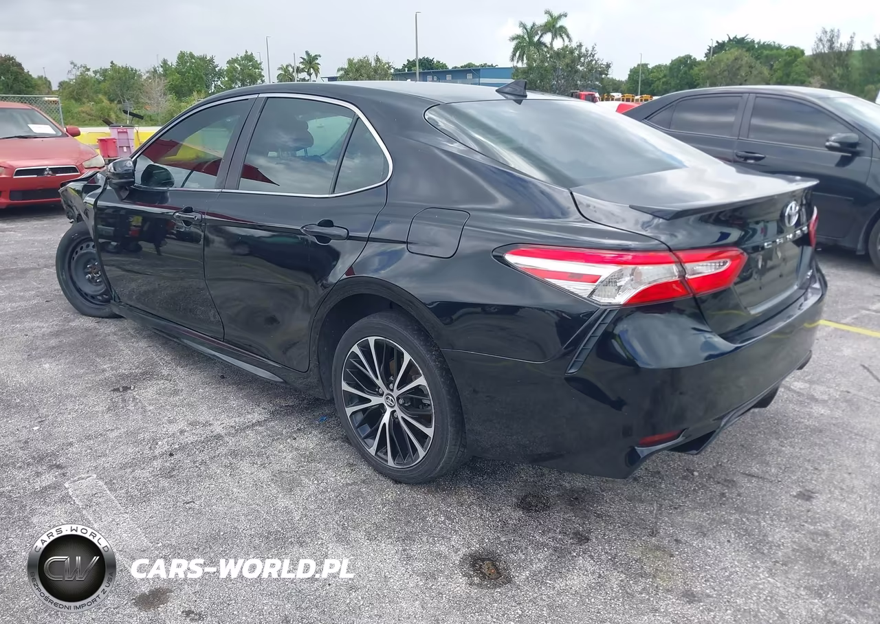 2020 Toyota Camry Se VIN:4T1G11AKXLU868159 - 3