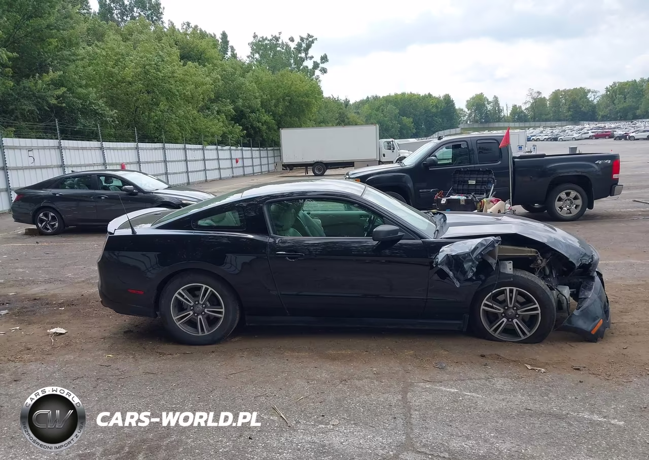 2011 Ford Mustang V6 Premium VIN:1ZVBP8AM8B5143673 - 13