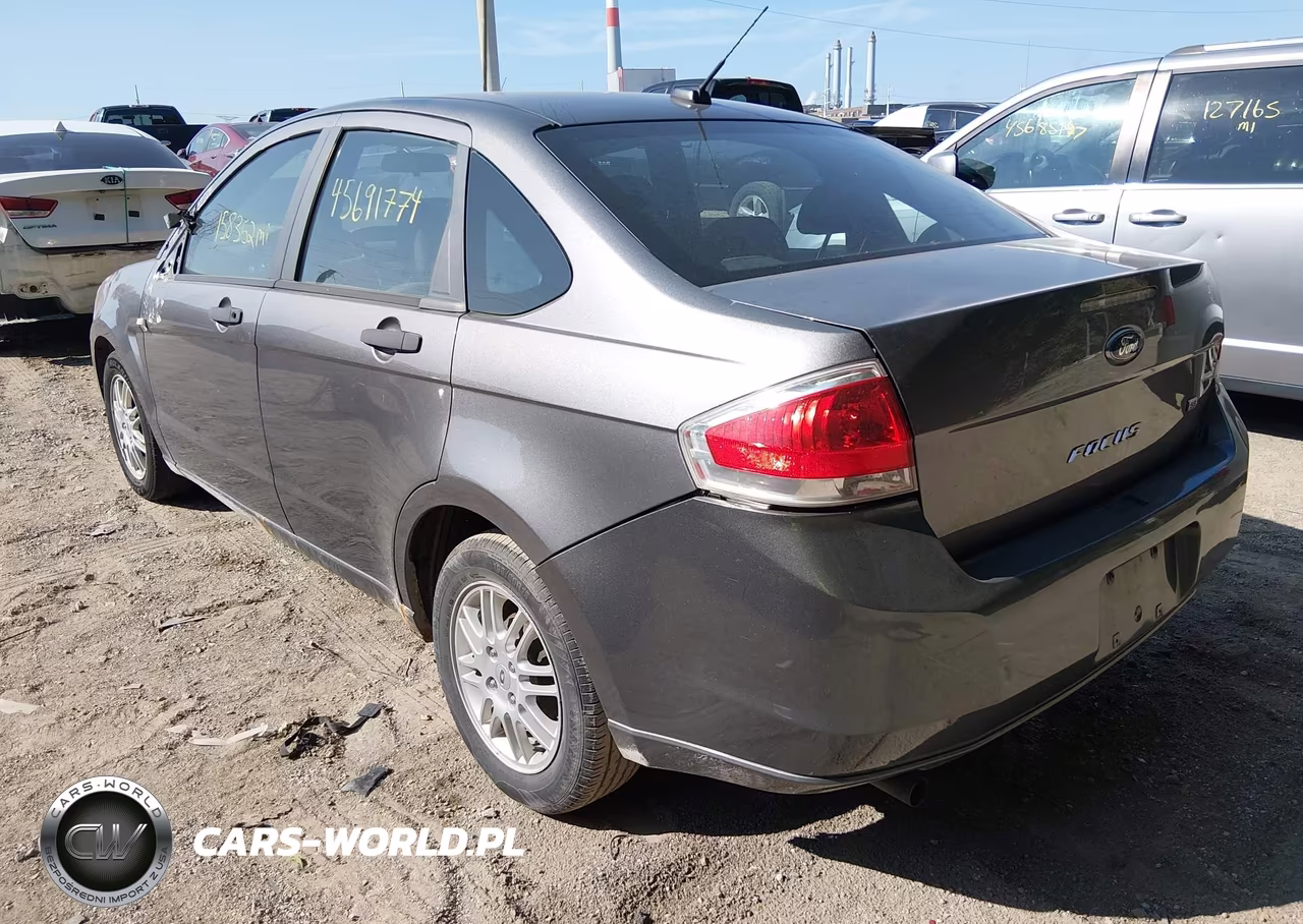 2010 Ford Focus Se VIN:1FAHP3FN4AW147557 - 3