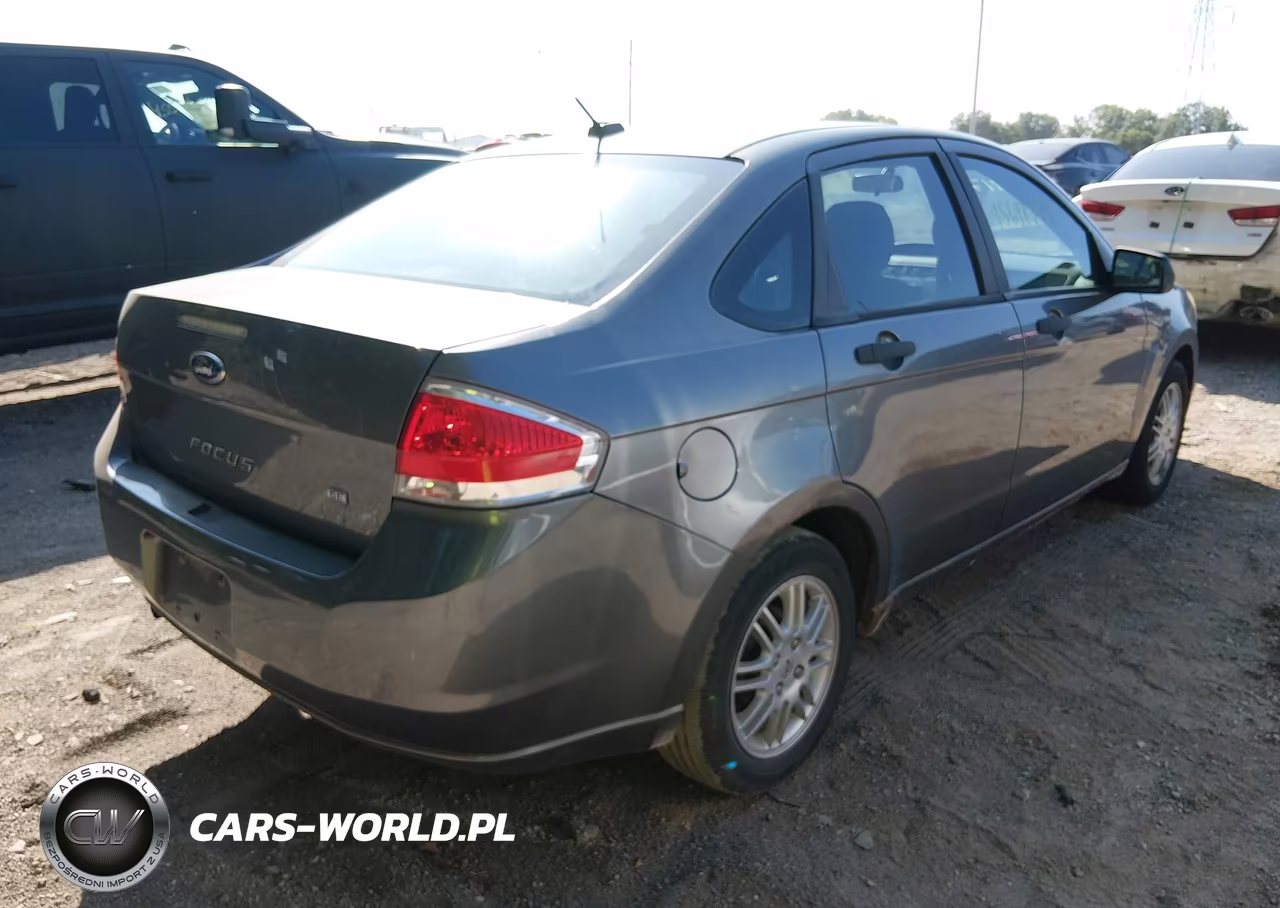 2010 Ford Focus Se VIN:1FAHP3FN4AW147557 - 4