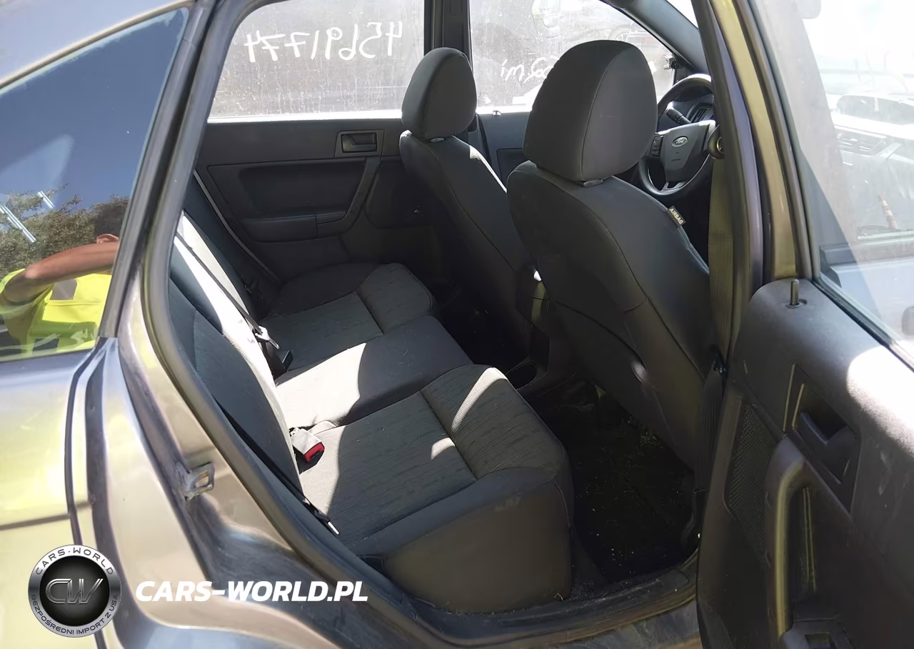 2010 Ford Focus Se VIN:1FAHP3FN4AW147557 - 8