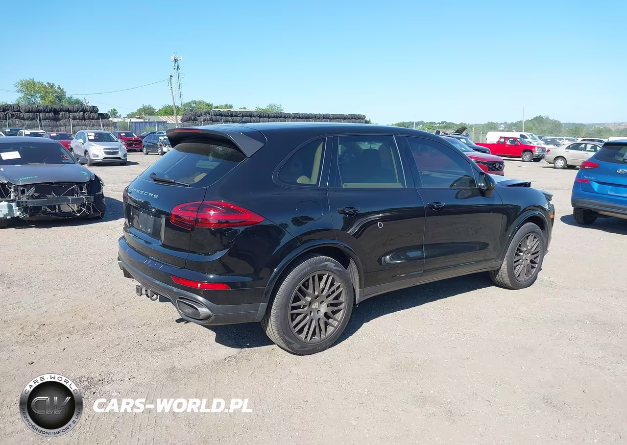 2017 Porsche Cayenne Platinum Edition VIN:WP1AA2A26HKA84031 - 4