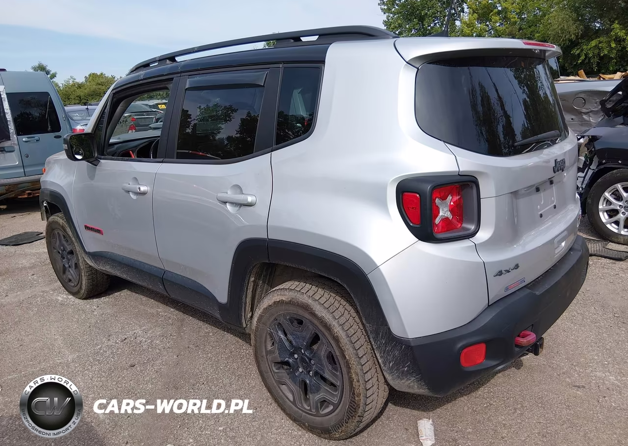 2018 Jeep Renegade Trailhawk 4X4 VIN:ZACCJBCB2JPG72592 - 3