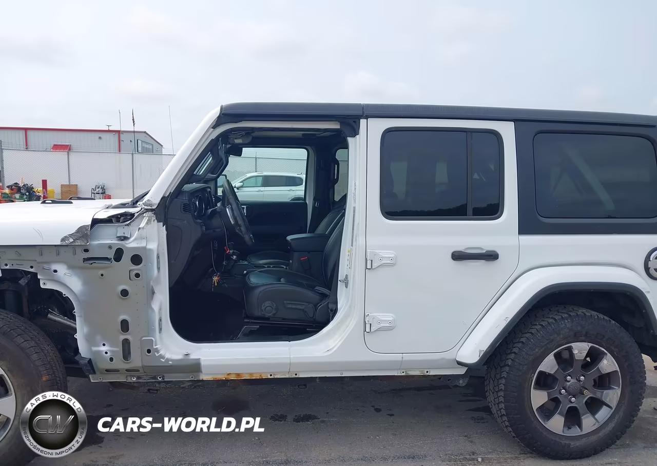 2018 Jeep Wrangler Unlimited Sahara VIN:1C4HJXEG4JW114354 - 15