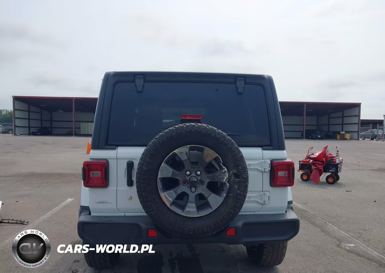 2018 Jeep Wrangler Unlimited Sahara VIN:1C4HJXEG4JW114354 - 17