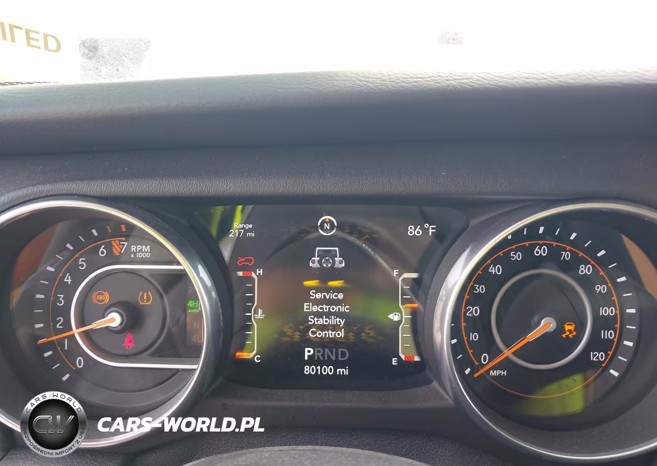 2018 Jeep Wrangler Unlimited Sahara VIN:1C4HJXEG4JW114354 - 7