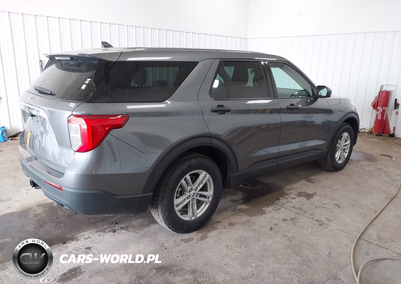 2022 Ford Explorer VIN:1FMSK8BBXNGB24576 - 4
