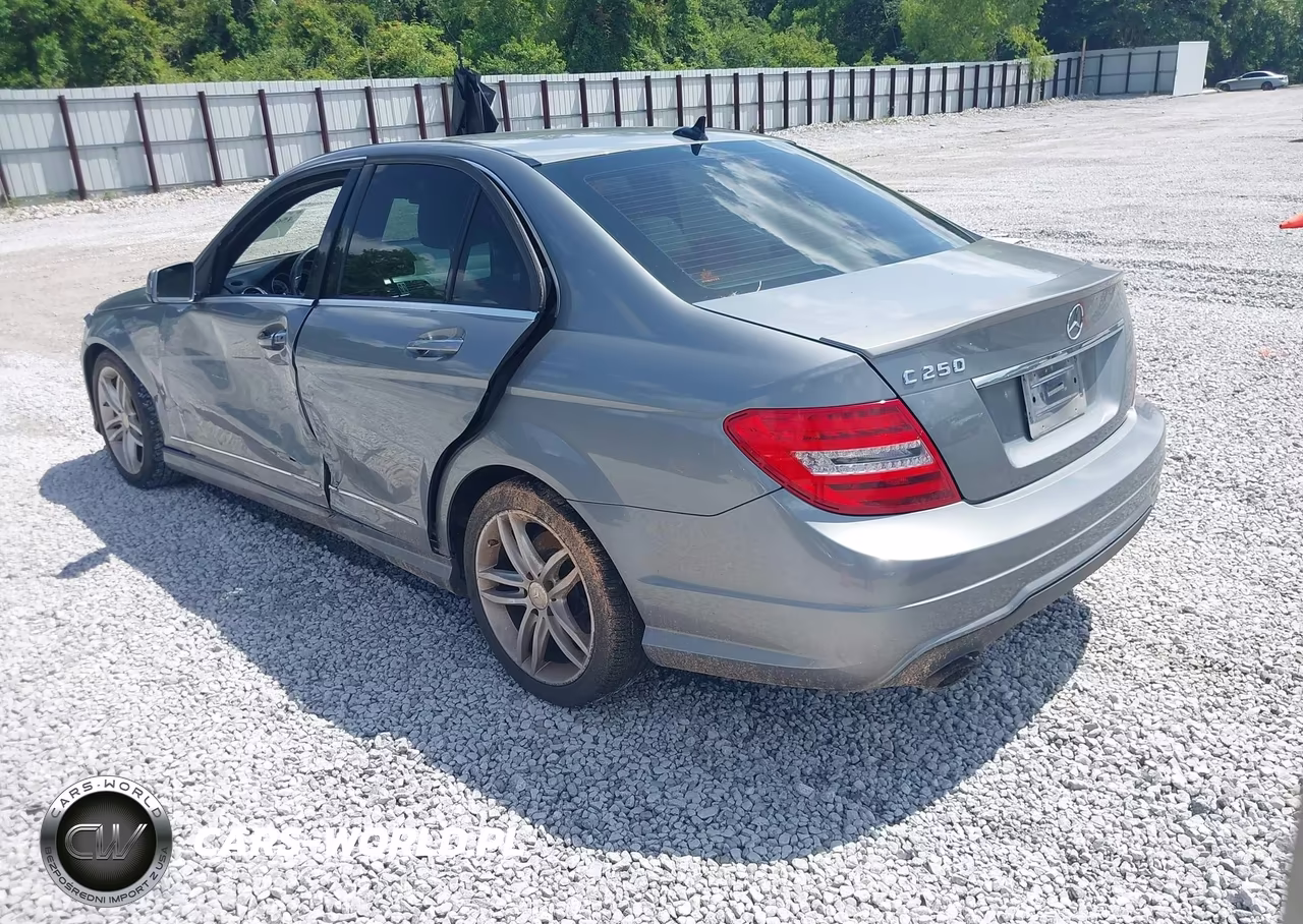 2013 Mercedes-Benz C 250 Sport VIN:WDDGF4HBXDR294105 - 3