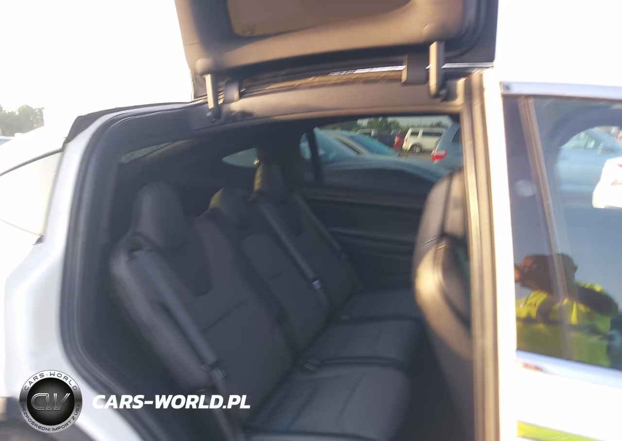 2018 Tesla Model X 100D-75D-P100D VIN:5YJXCDE24JF111726 - 8