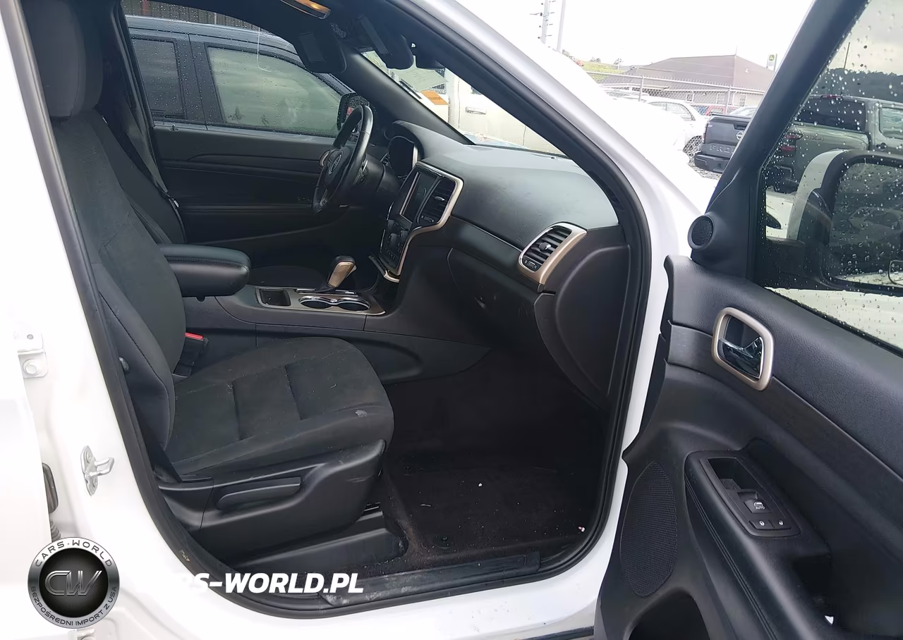 2016 Jeep Grand Cherokee Laredo VIN:1C4RJFAG8GC420651 - 5
