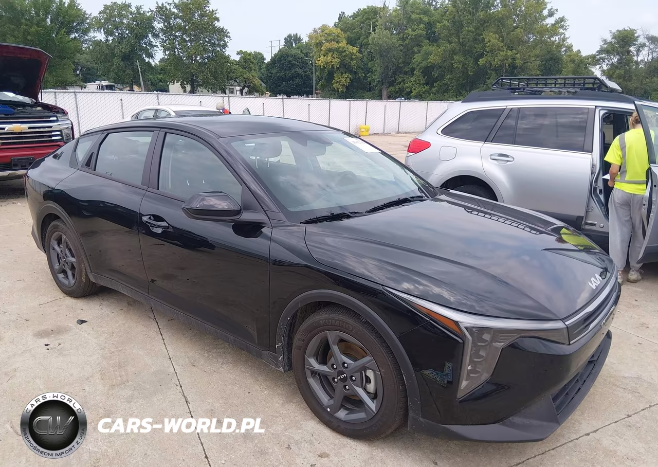 2026 Kia K4 Lxs – zdjęcie 1 z 16