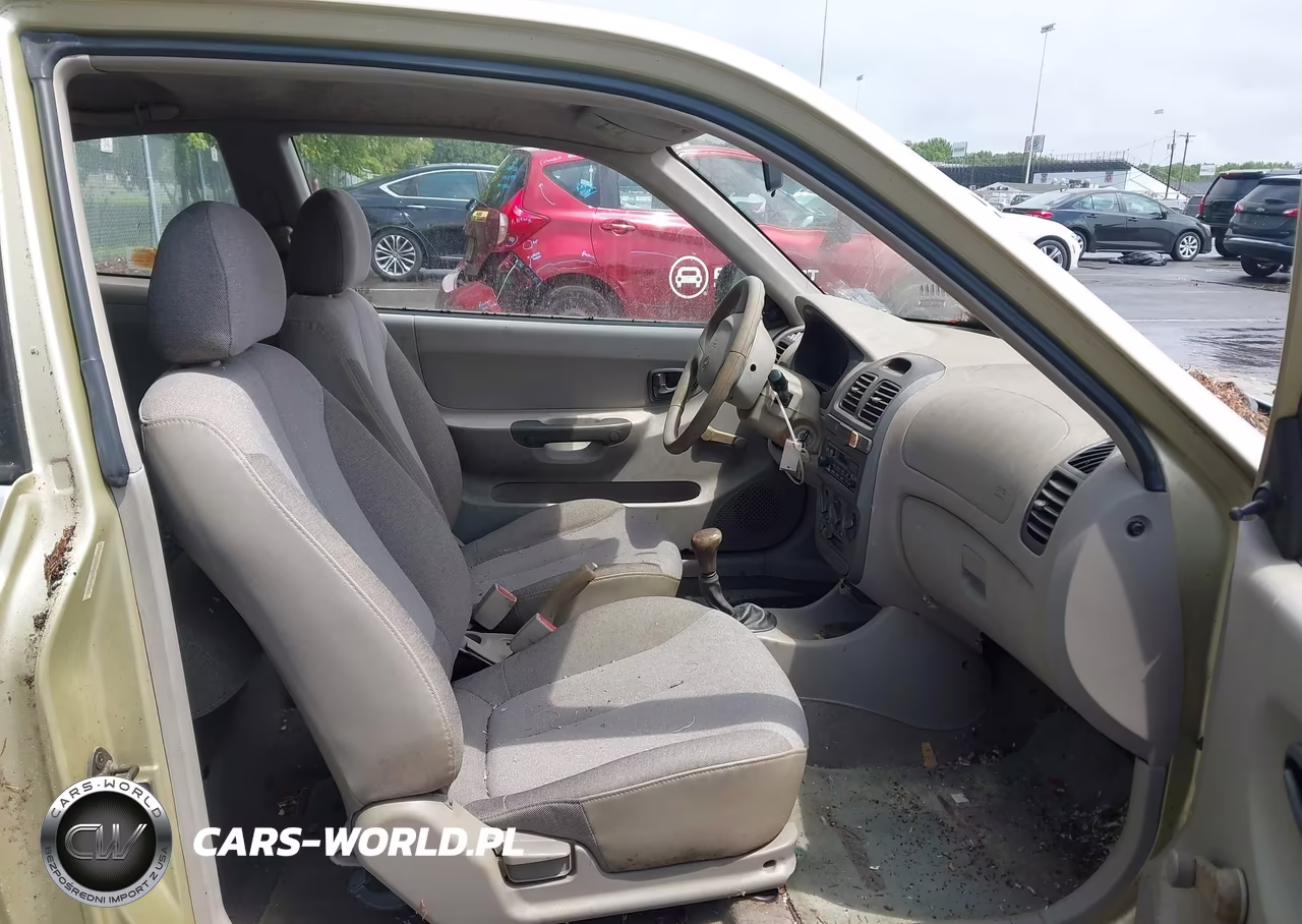 2002 Hyundai Accent L VIN:KMHCF35G22U202378 - 5