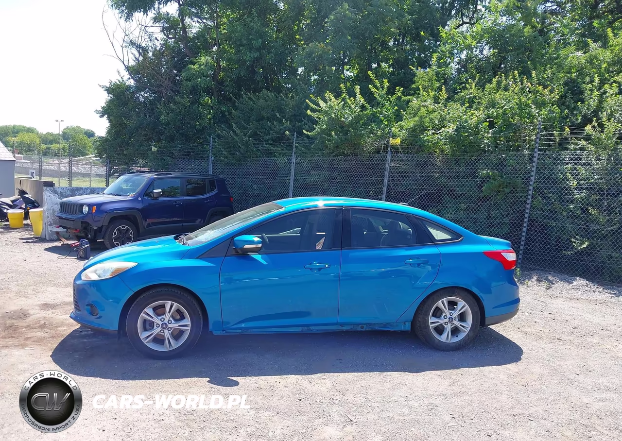 2014 Ford Focus Se VIN:1FADP3F23EL395682 - 14