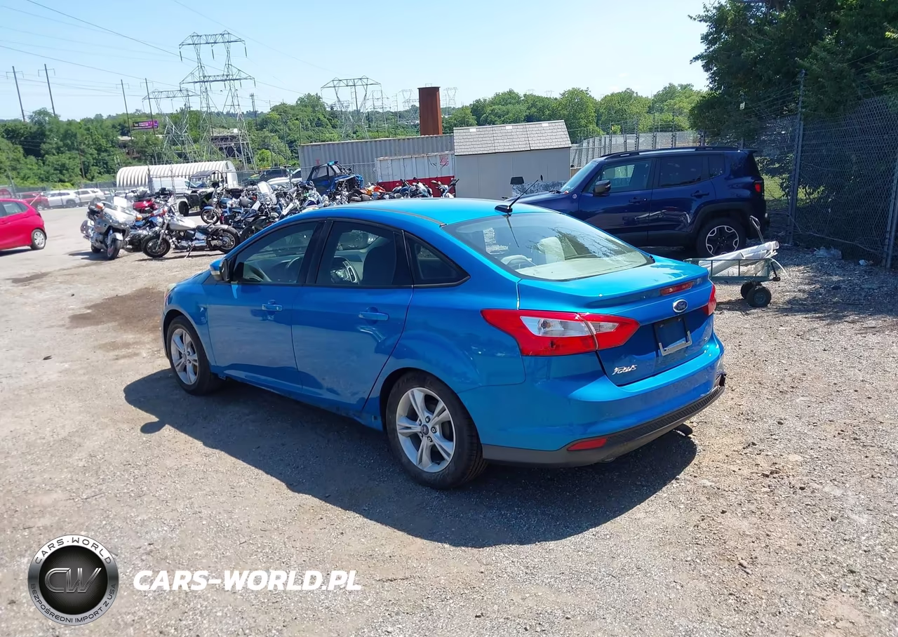 2014 Ford Focus Se VIN:1FADP3F23EL395682 - 3