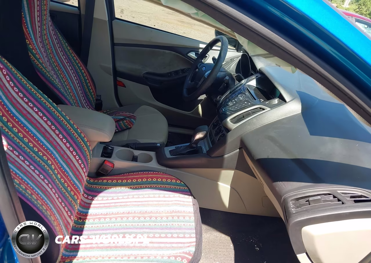 2014 Ford Focus Se VIN:1FADP3F23EL395682 - 5