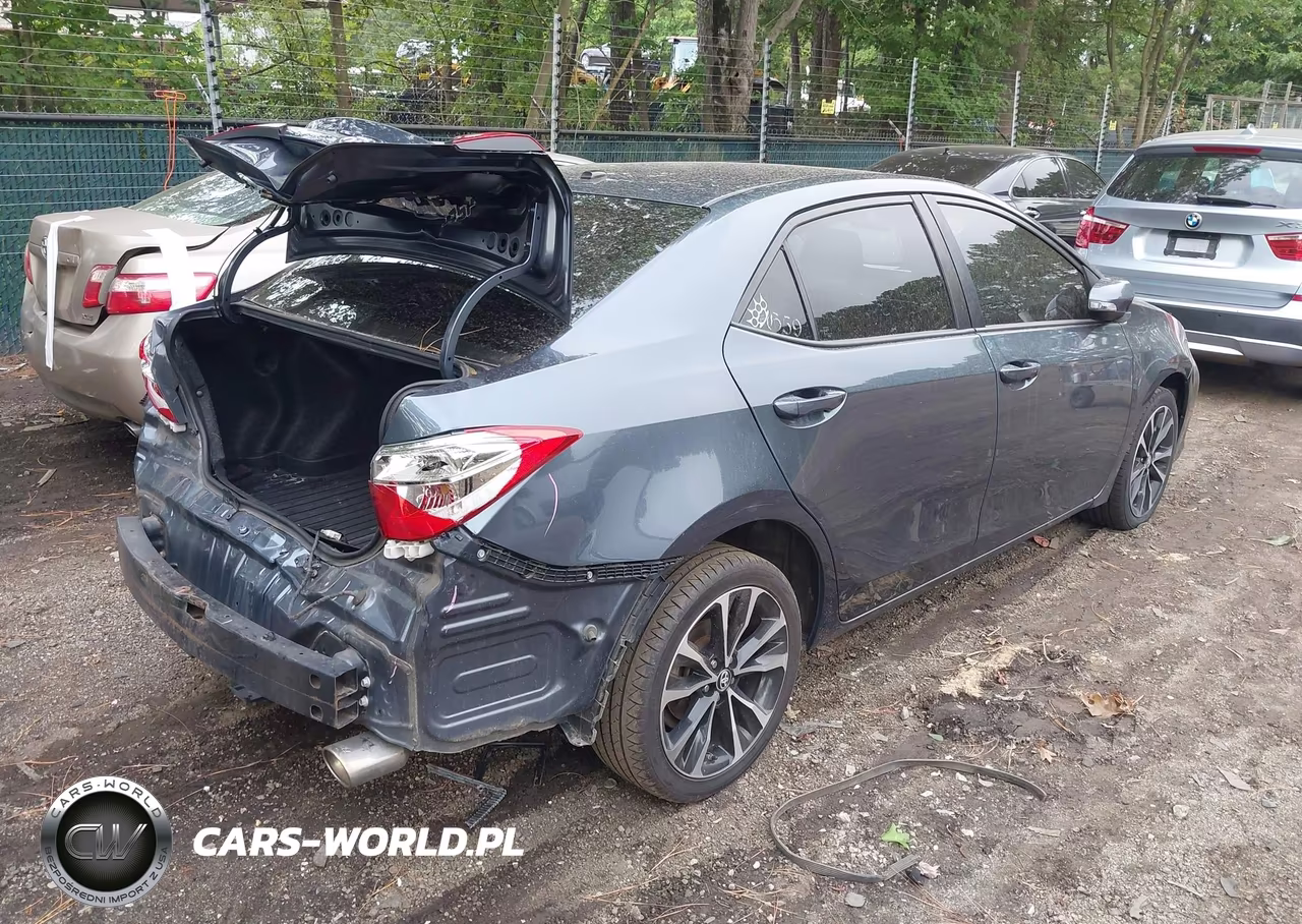 2018 Toyota Corolla Xse VIN:2T1BURHE0JC107073 - 4