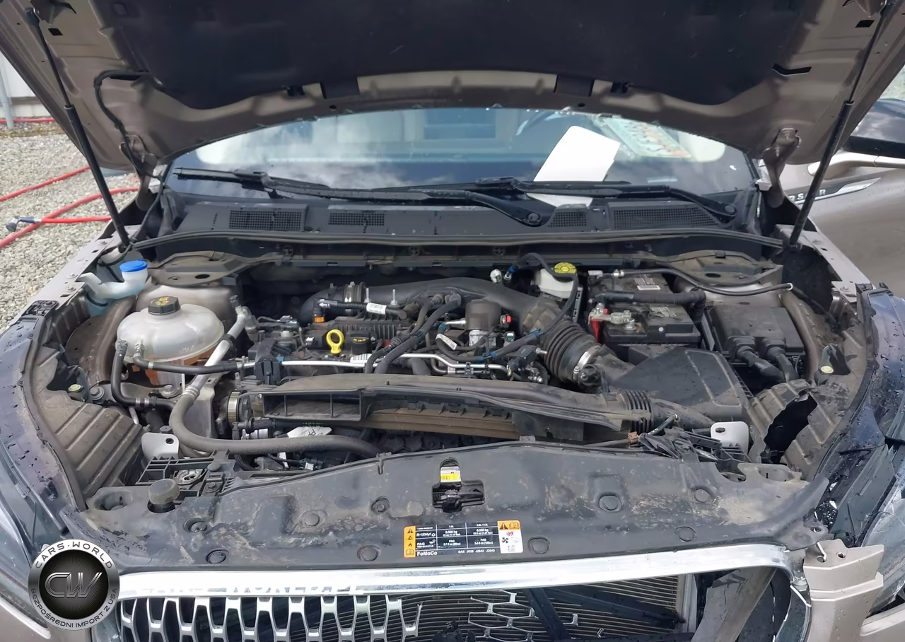 2021 Lincoln Corsair Standard VIN:5LMCJ1C93MUL08989 - 10