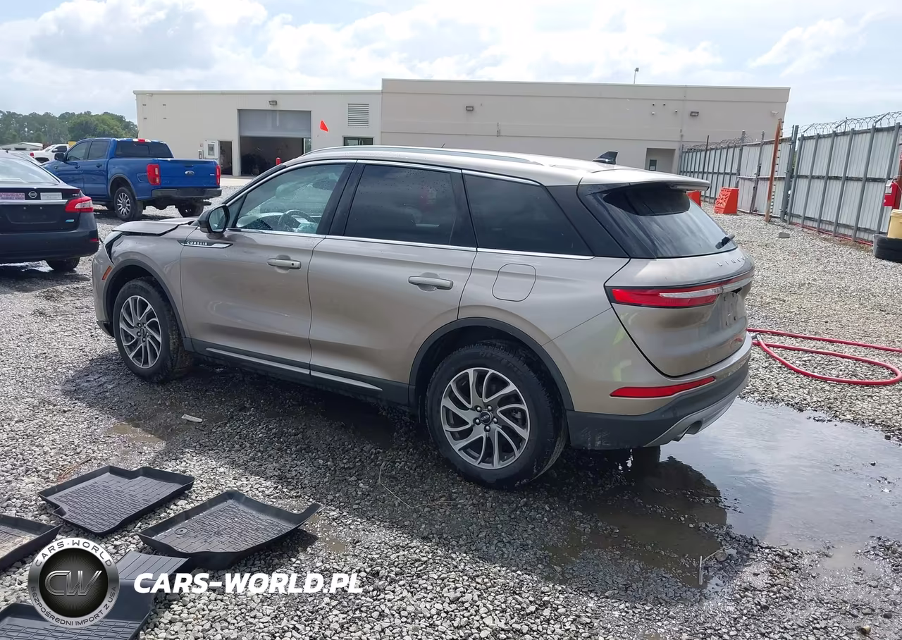 2021 Lincoln Corsair Standard VIN:5LMCJ1C93MUL08989 - 3