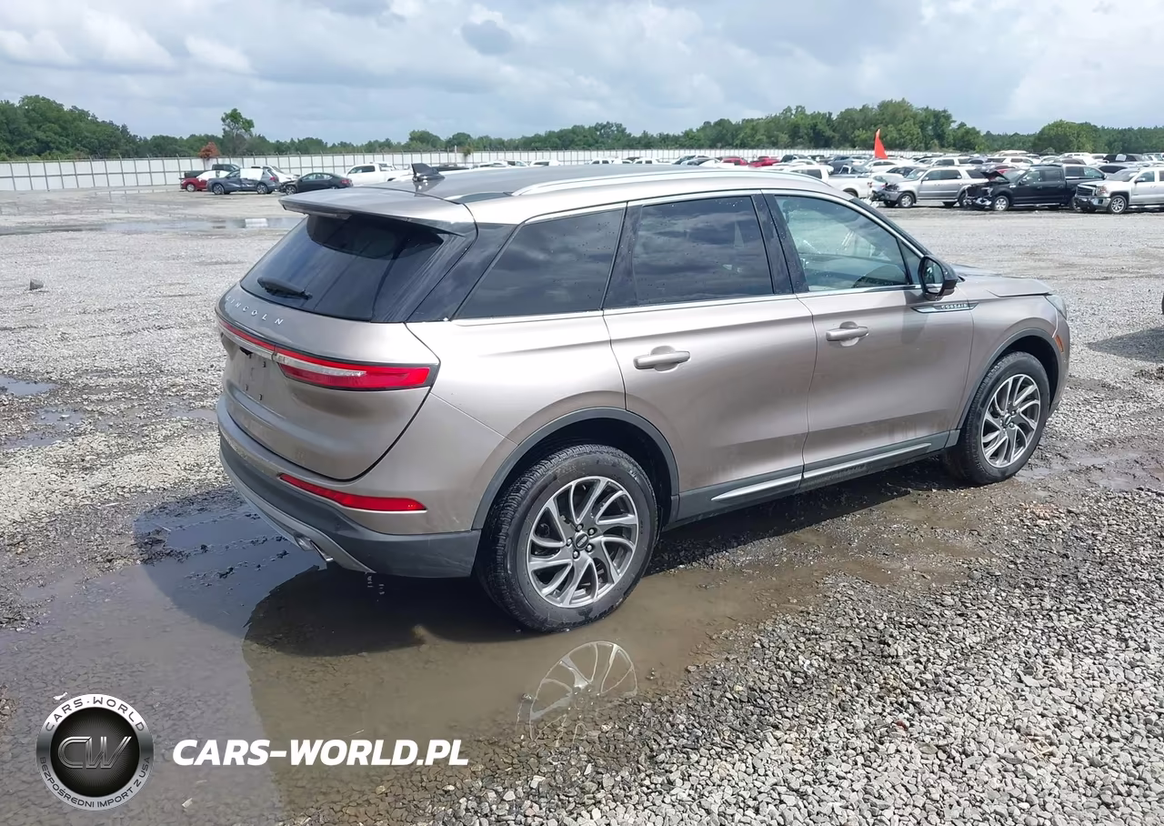 2021 Lincoln Corsair Standard VIN:5LMCJ1C93MUL08989 - 4