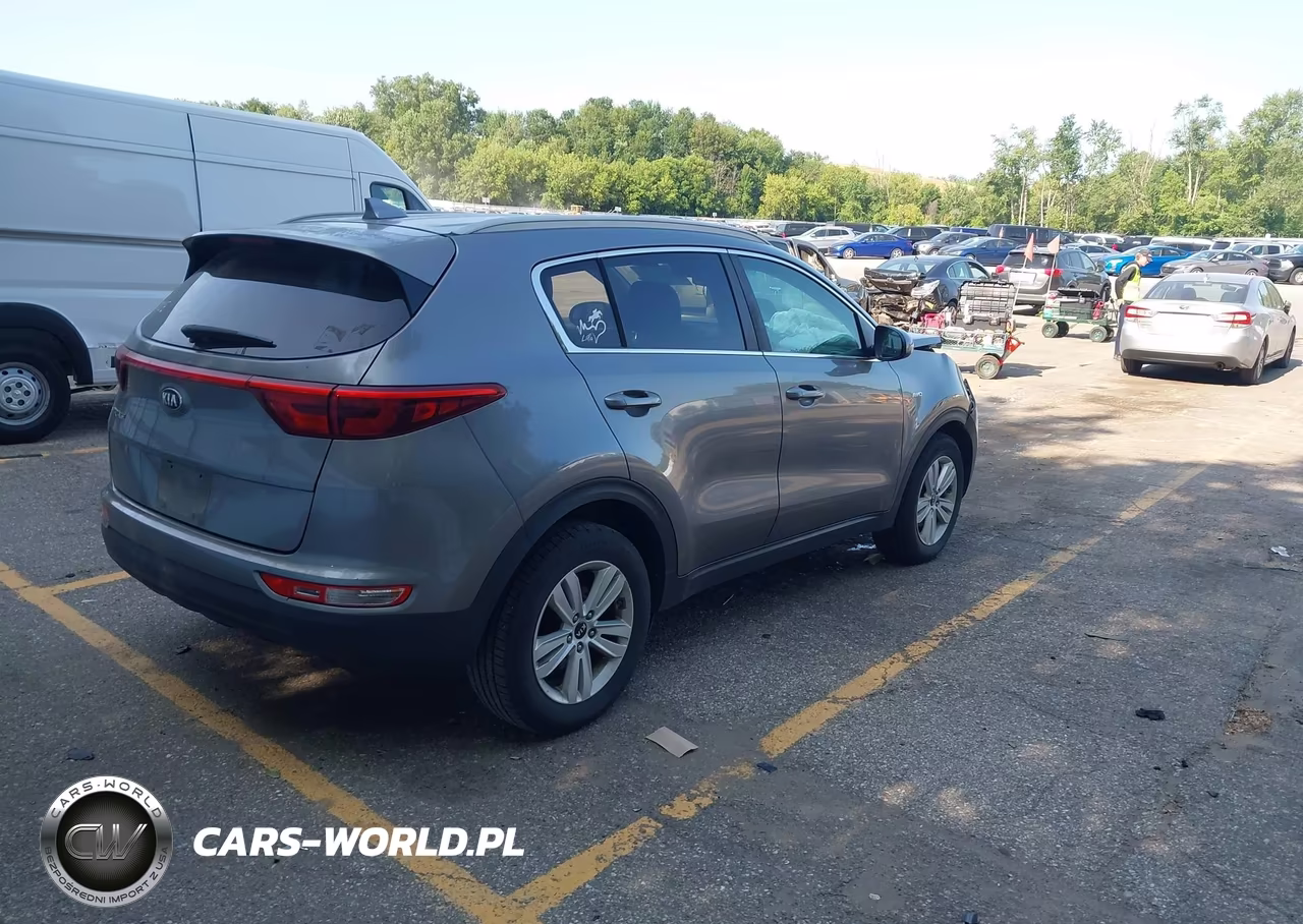 2018 Kia Sportage Lx VIN:KNDPMCAC7J7407044 - 4