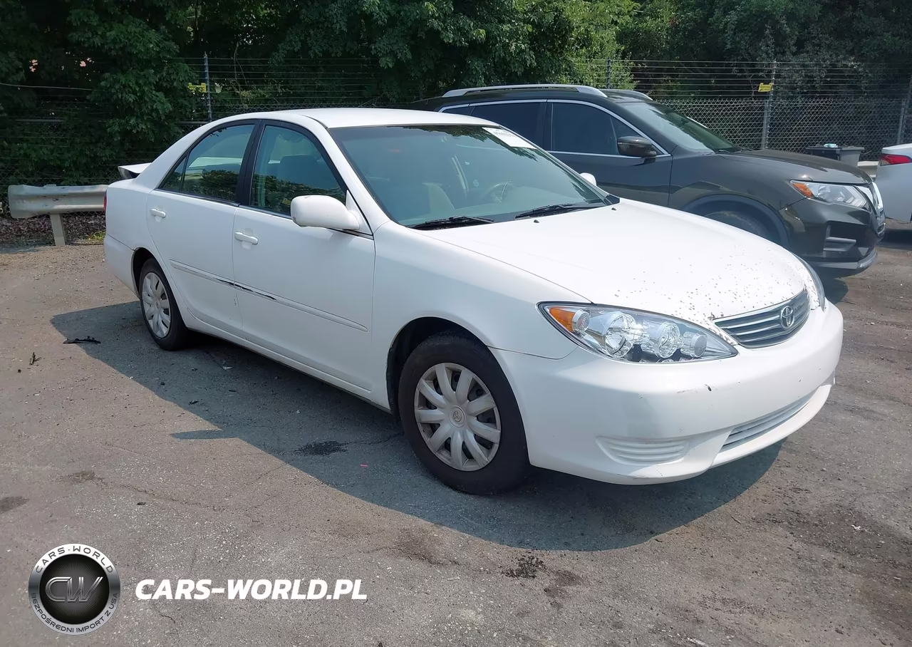 2005 Toyota Camry Le – zdjęcie 1 z 16