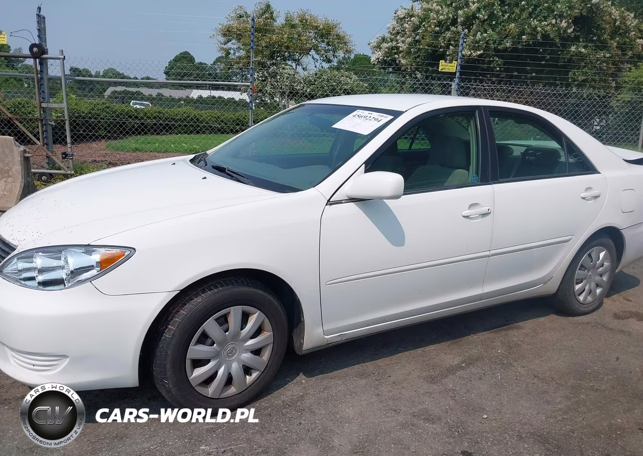 2005 Toyota Camry Le VIN:4T1BE30K25U428757 - 14