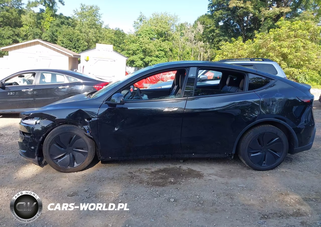 2026 Tesla Model Y All-Wheel Drive-Long Range Launch Series-Premium All-Wheel Drive VIN:7SAYGDEE9TF573238 - 13