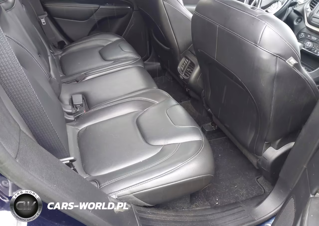2015 Jeep Cherokee Limited VIN:1C4PJMDSXFW711077 - 8