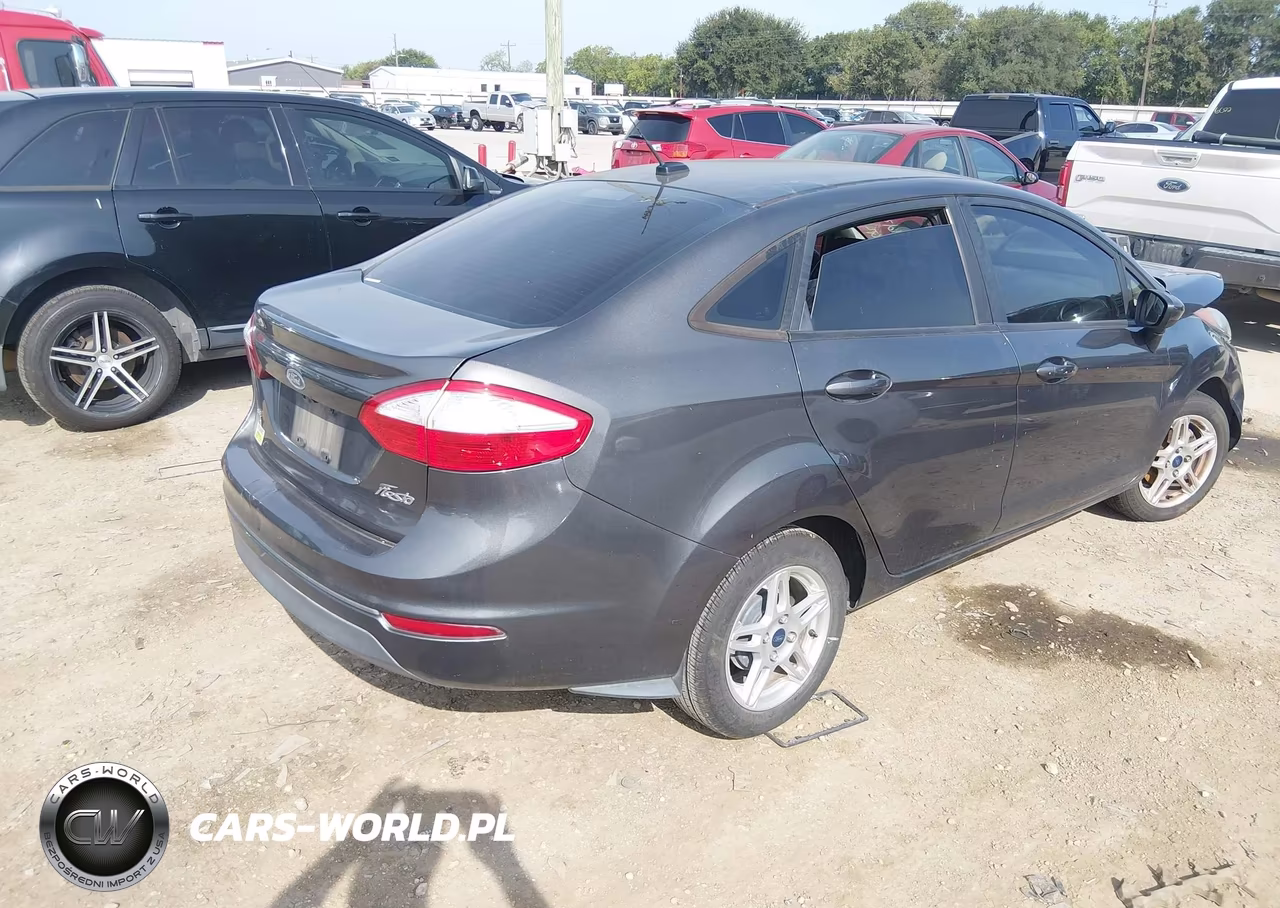 2018 Ford Fiesta Se VIN:3FADP4BJ8JM122927 - 4
