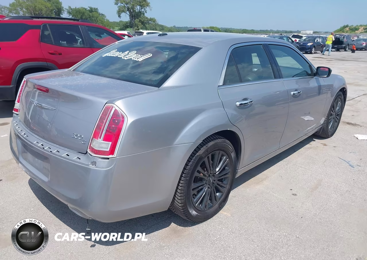2013 Chrysler 300C Awd VIN:2C3CCAKG1DH633973 - 4