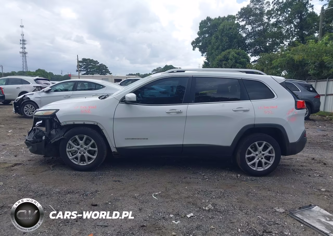 2015 Jeep Cherokee Latitude VIN:1C4PJLCB5FW770999 - 14