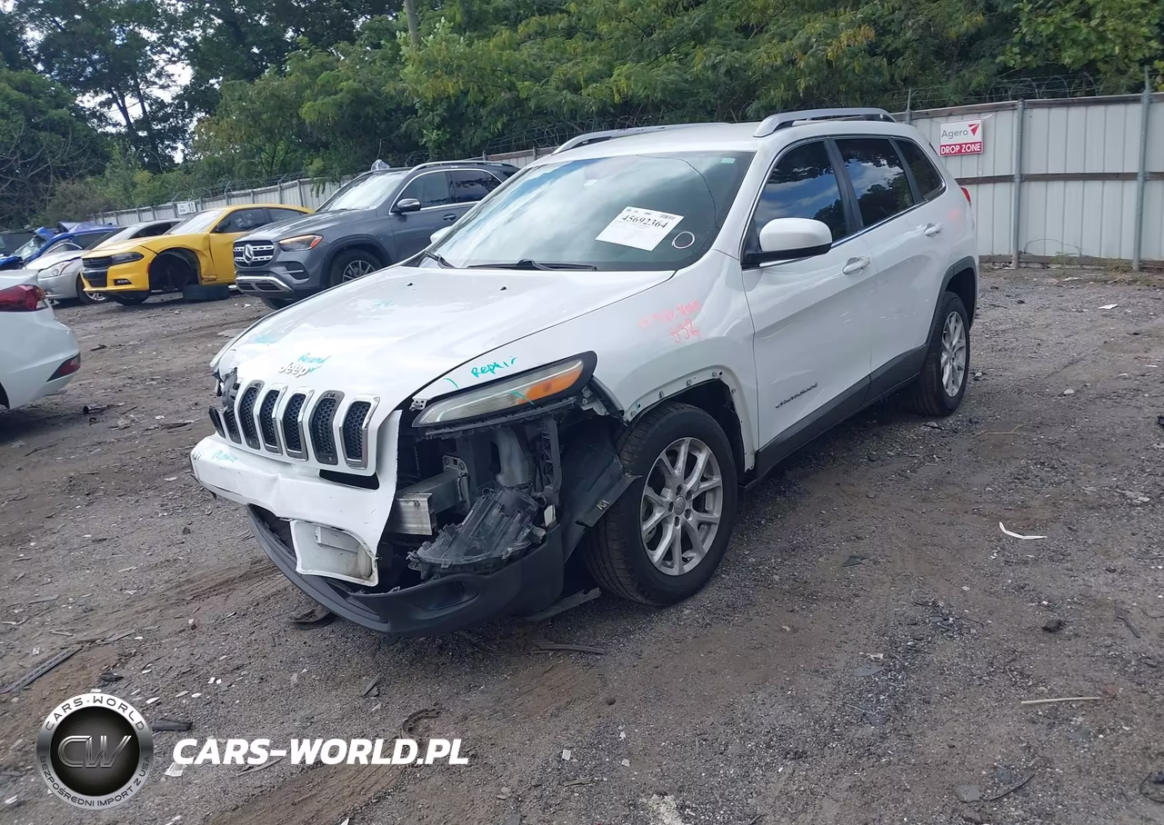 2015 Jeep Cherokee Latitude VIN:1C4PJLCB5FW770999 - 2