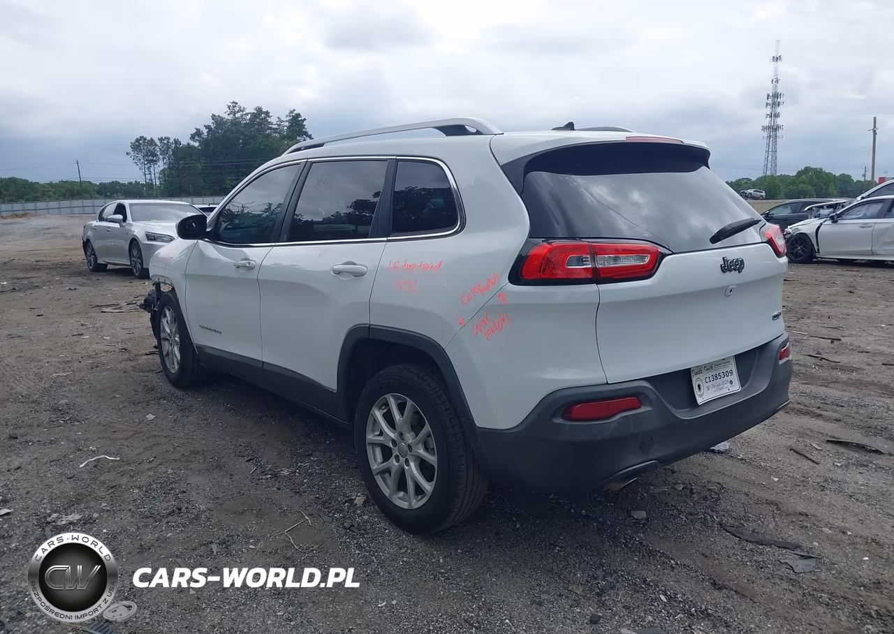 2015 Jeep Cherokee Latitude VIN:1C4PJLCB5FW770999 - 3