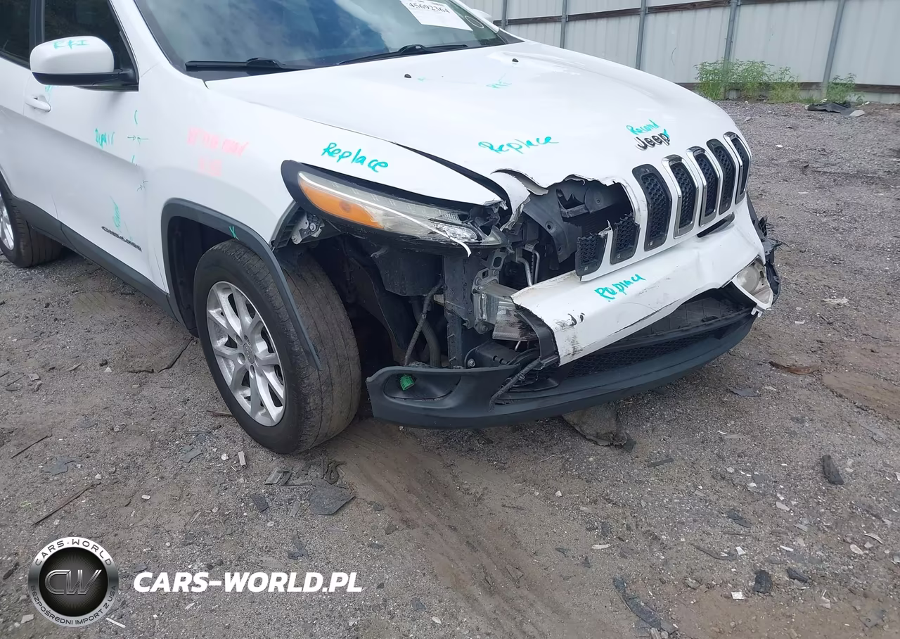 2015 Jeep Cherokee Latitude VIN:1C4PJLCB5FW770999 - 6