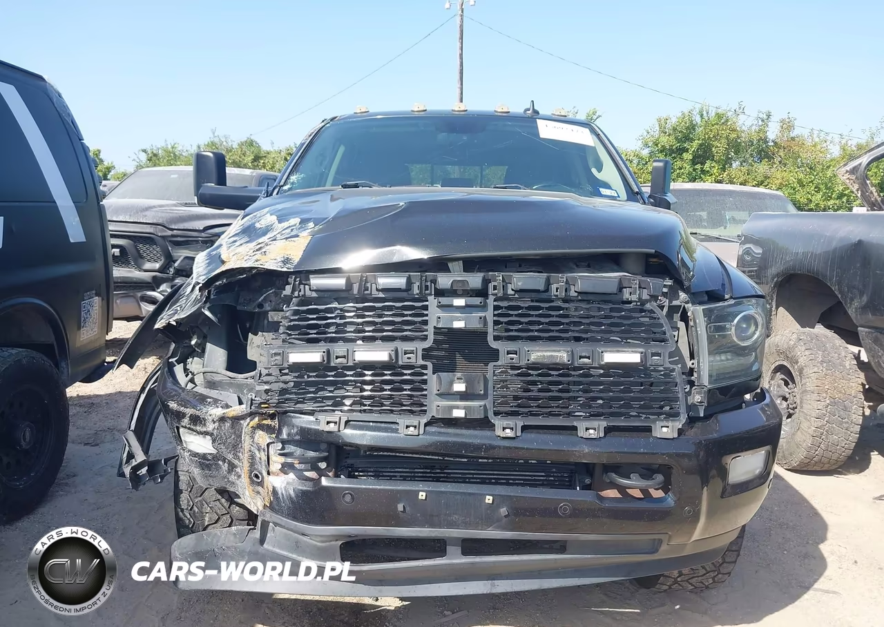 2016 Ram 2500 Laramie VIN:3C6UR5NL7GG211216 - 12