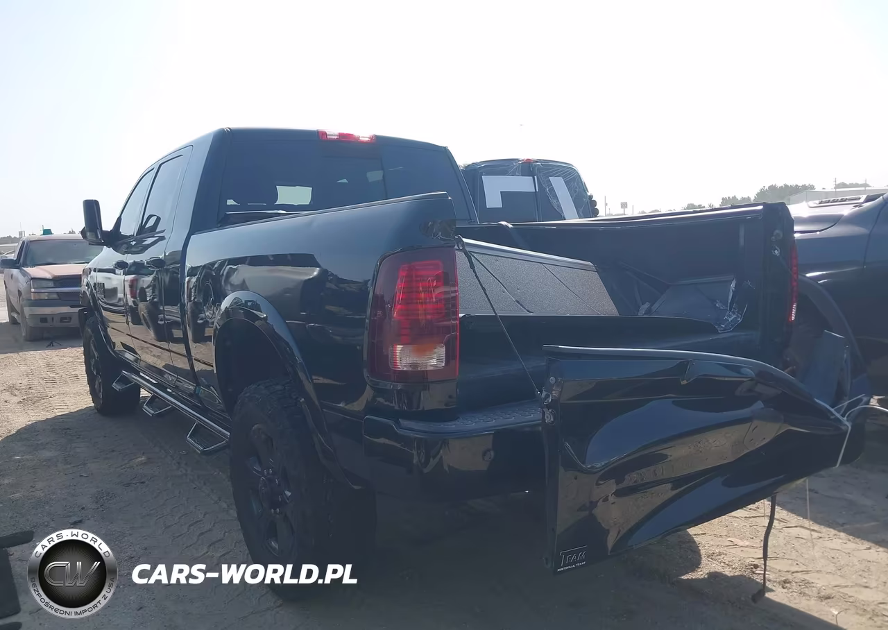 2016 Ram 2500 Laramie VIN:3C6UR5NL7GG211216 - 14
