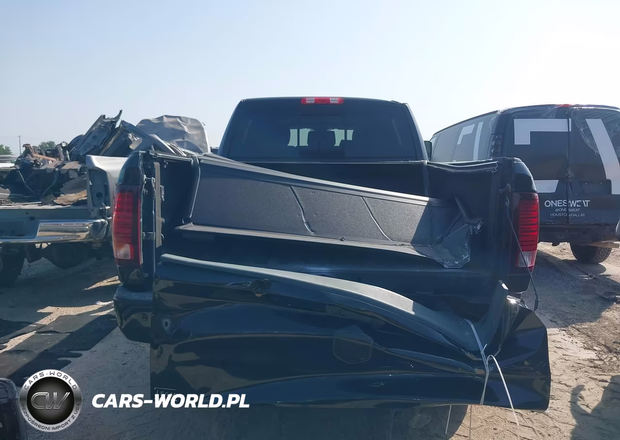 2016 Ram 2500 Laramie VIN:3C6UR5NL7GG211216 - 16